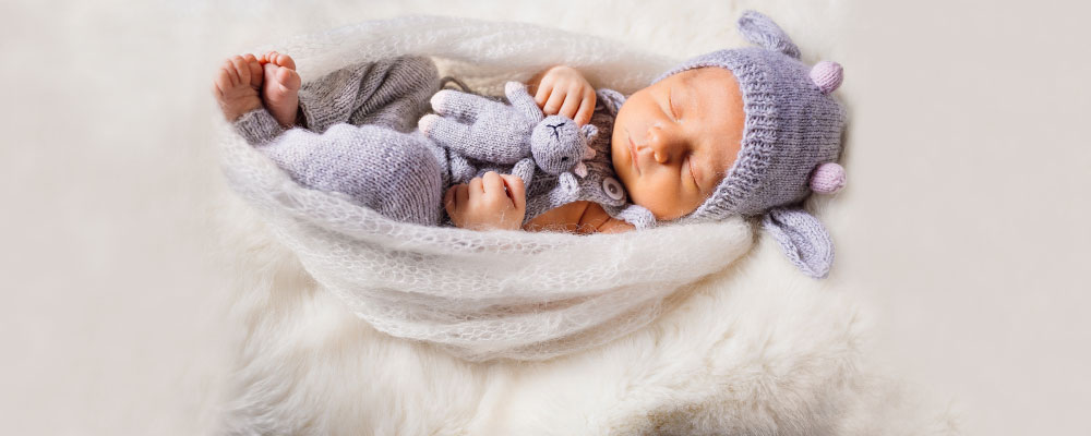 Как да научим бебето да заспива само